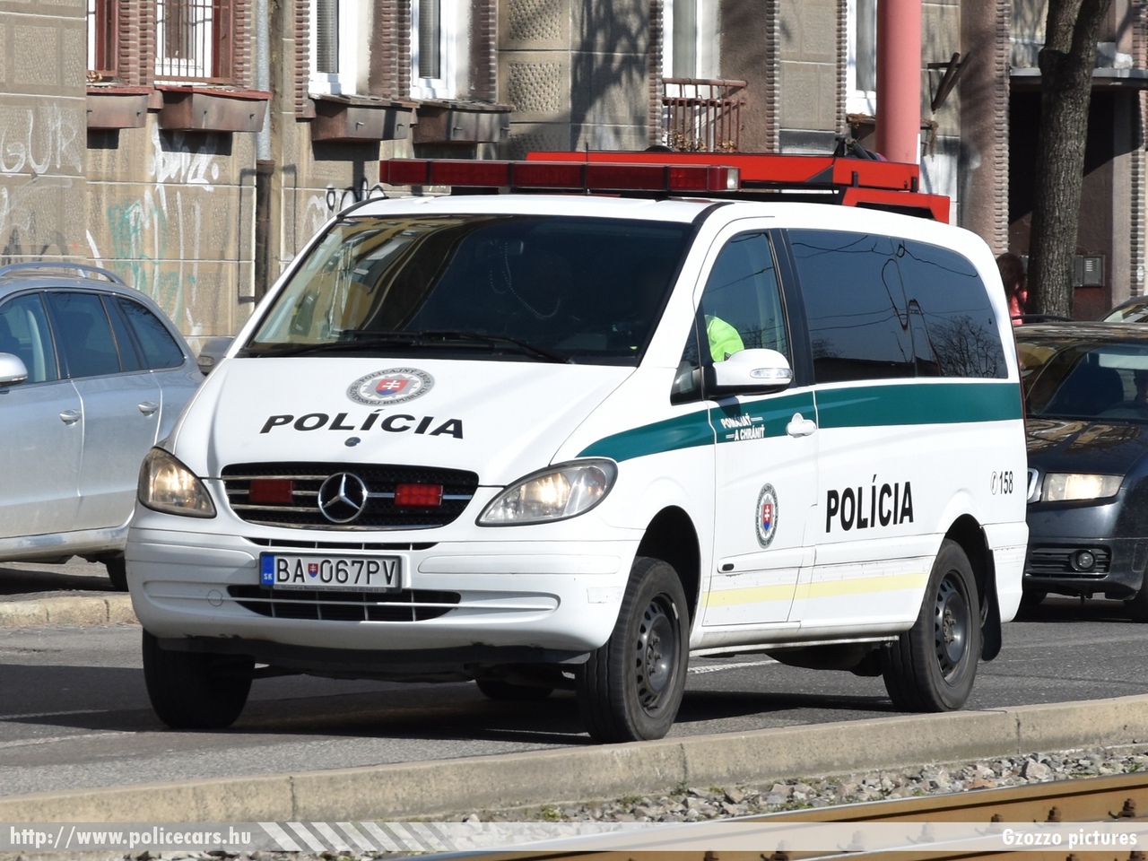 Mercedes Vito, fotó: Gzozzo pictures
Keywords: szlovák Szlovákia rendőr rendőrautó rendőrség police policecar Slovakia slovakian BA-067PV
