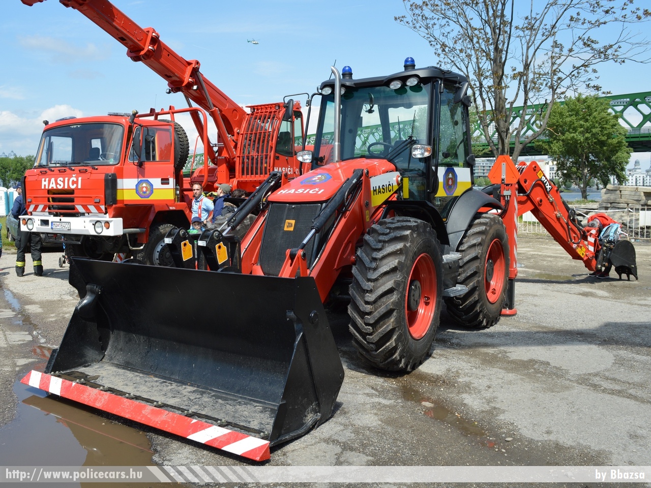 JCB 4CX SM WM, fotó: Bbazsa
Keywords: szlovák Szlovákia tûzoltó tûzoltóautó tûzoltóság fire firetruck Slovakia slovakian