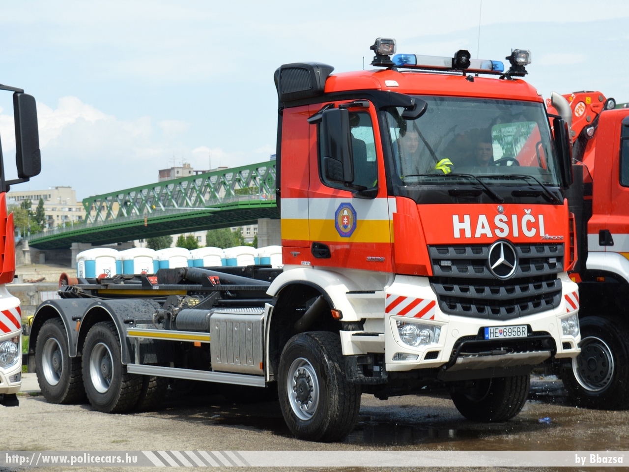 Mercedes-Benz Arocs 3336 Kurta, fotó: Bbazsa
Keywords: szlovák Szlovákia tûzoltó tûzoltóautó tûzoltóság fire firetruck Slovakia slovakian
