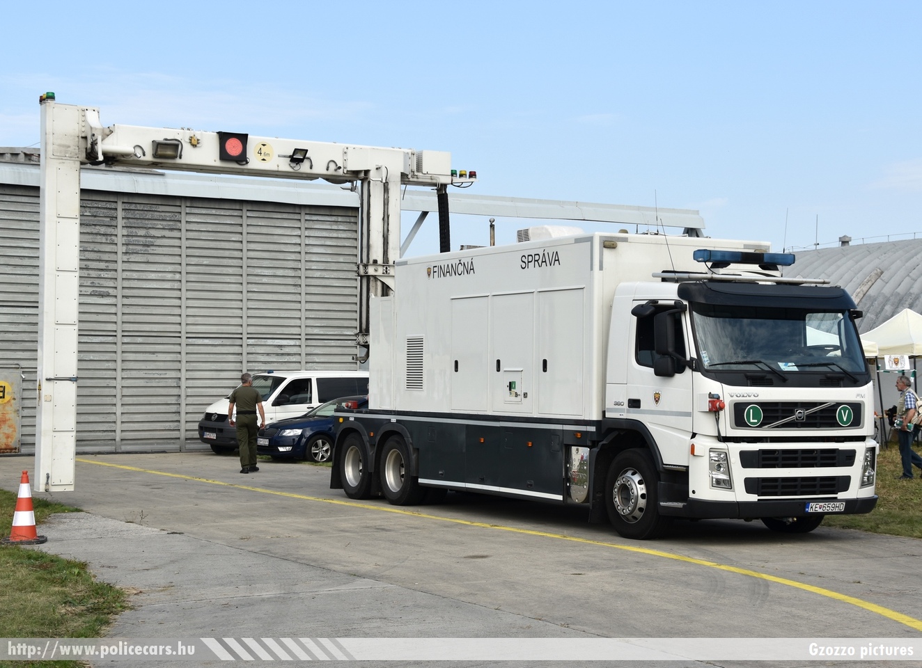 Volvo FM 390, Finanèná správa, fotó: Gzozzo pictures
Keywords: Szlovákia szlovák Slovakia slovakian vám customs