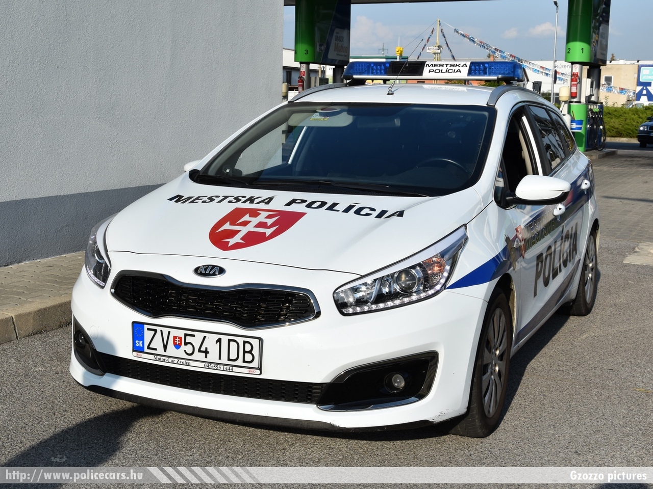 Kia Ceed SW, Mestská Polícia Zvolen (Városi Rendõrség Zólyom), fotó: Gzozzo pictures
Keywords: szlovák Szlovákia rendőr rendőrautó rendőrség police policecar Slovakia slovakian ZV-541DB