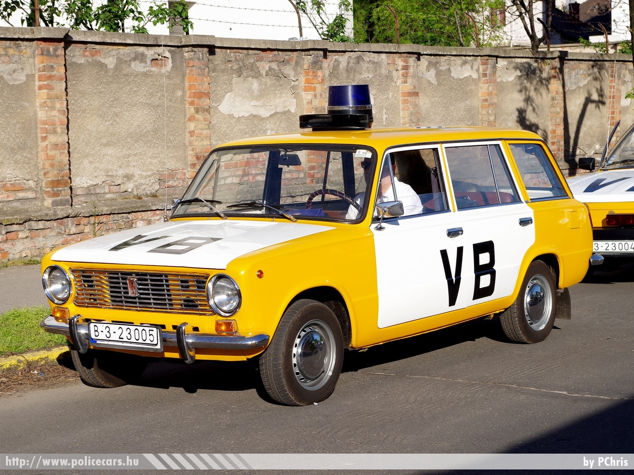 Lada VAZ 2102, fotó: PChris
Keywords: szlovák Szlovákia rendőr rendőrautó rendőrség police policecar Slovakia slovakian VB