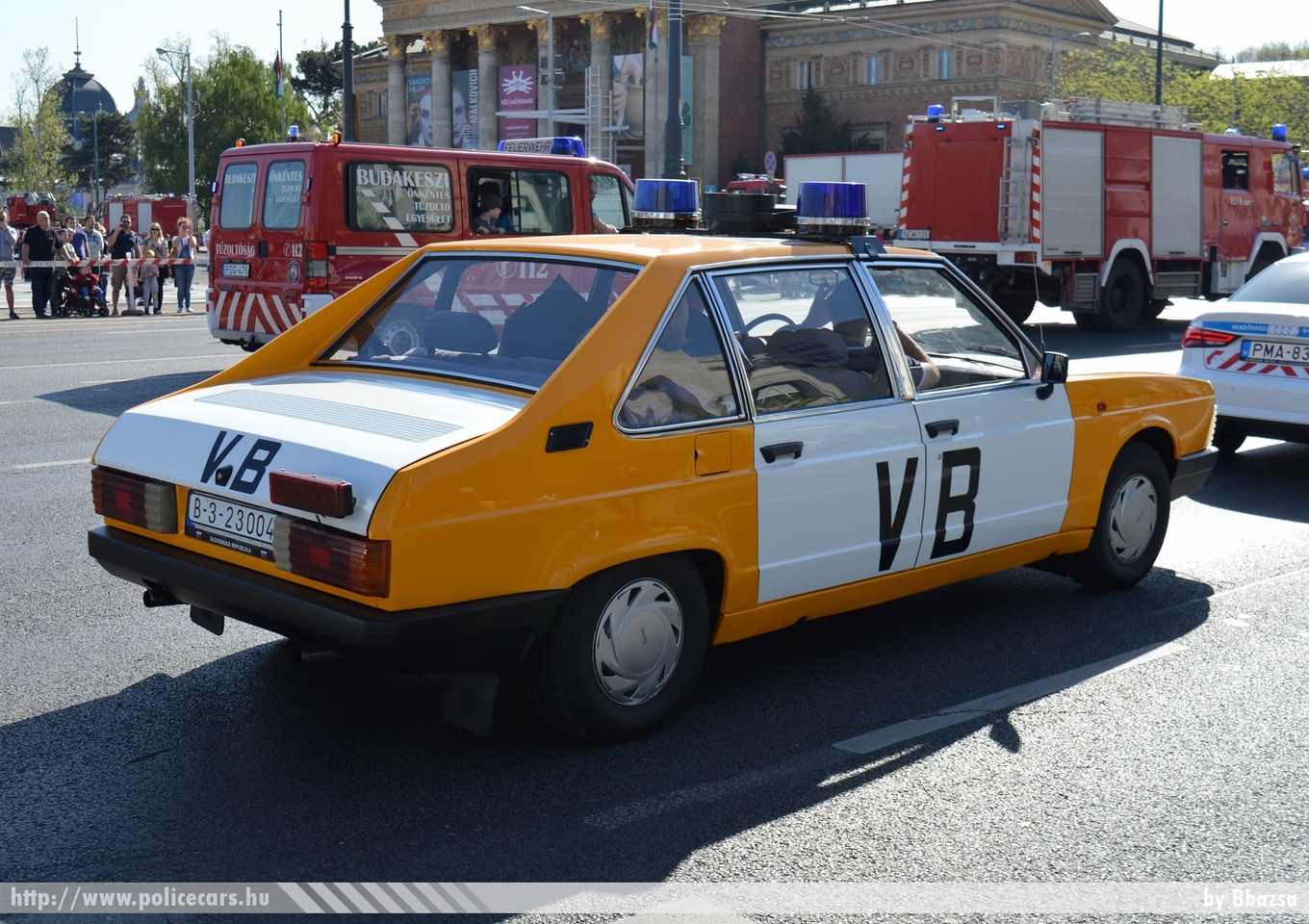 Tatra 613, fotó: Bbazsa
Keywords: szlovák Szlovákia rendőr rendőrautó rendőrség police policecar Slovakia slovakian VB