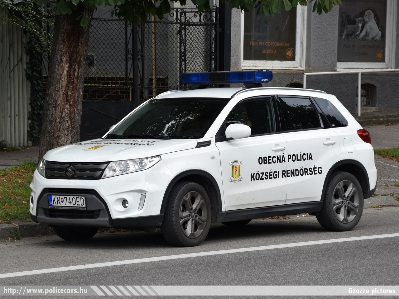 Suzuki Vitara, Naszvadi Községi Rendõrség (Obecná Polícia Nesvady), fotó: Gzozzo pictures
Keywords: szlovák Szlovákia rendőr rendőrautó rendőrség police policecar Slovakia slovakian