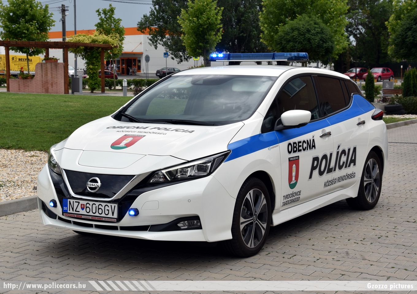 Nissan Leaf, Tardoskeddi Községi Rendõrség (Obecná Polícia Tvrdosovce), fotó: Gzozzo pictures
Keywords: szlovák Szlovákia rendőr rendőrautó rendőrség police policecar Slovakia slovakian