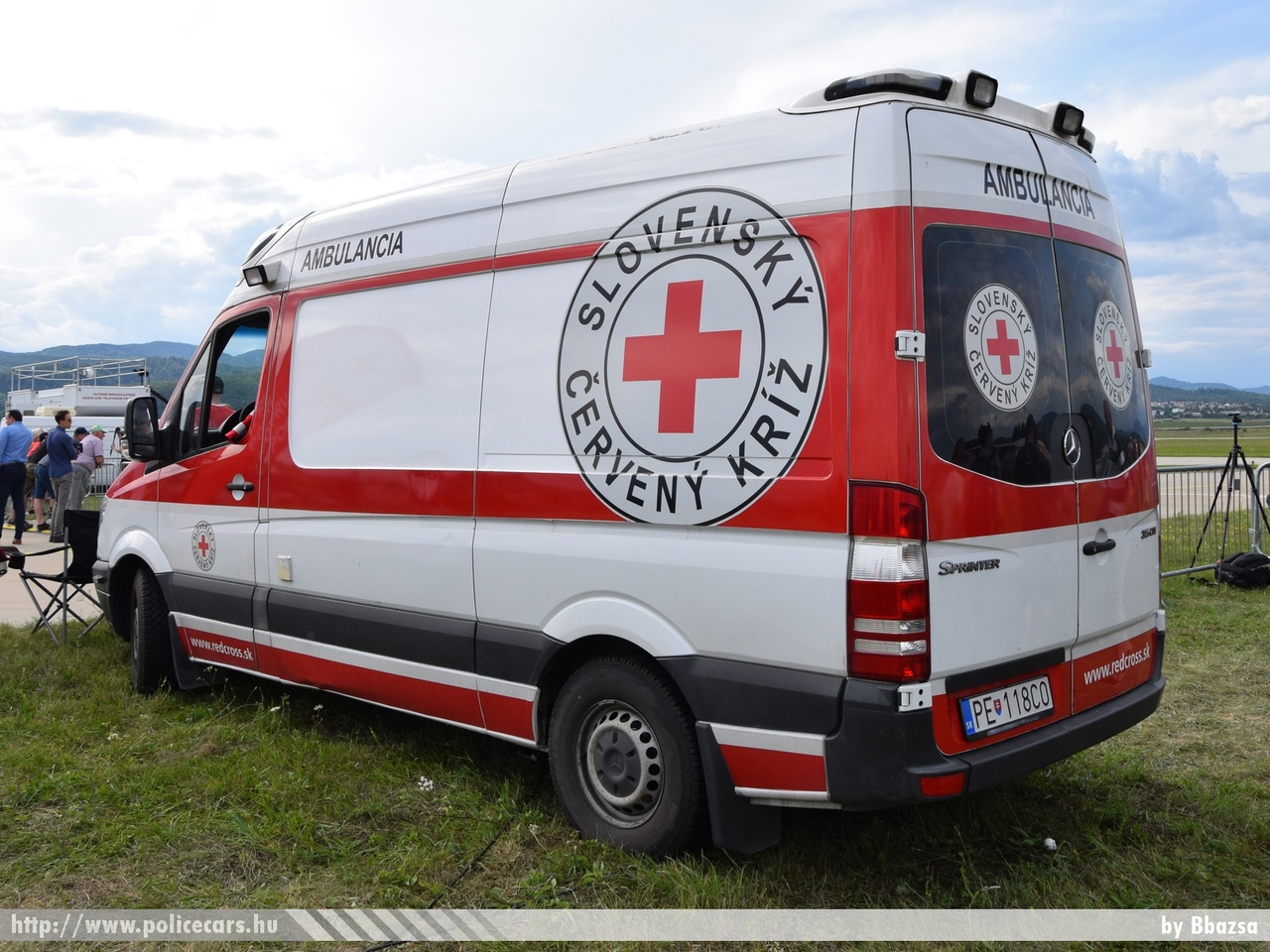 Mercedes Sprinter II, fotó: Bbazsa
Keywords: szlovák Szlovákia mentő mentőautó Slovakia slovakian ambulance