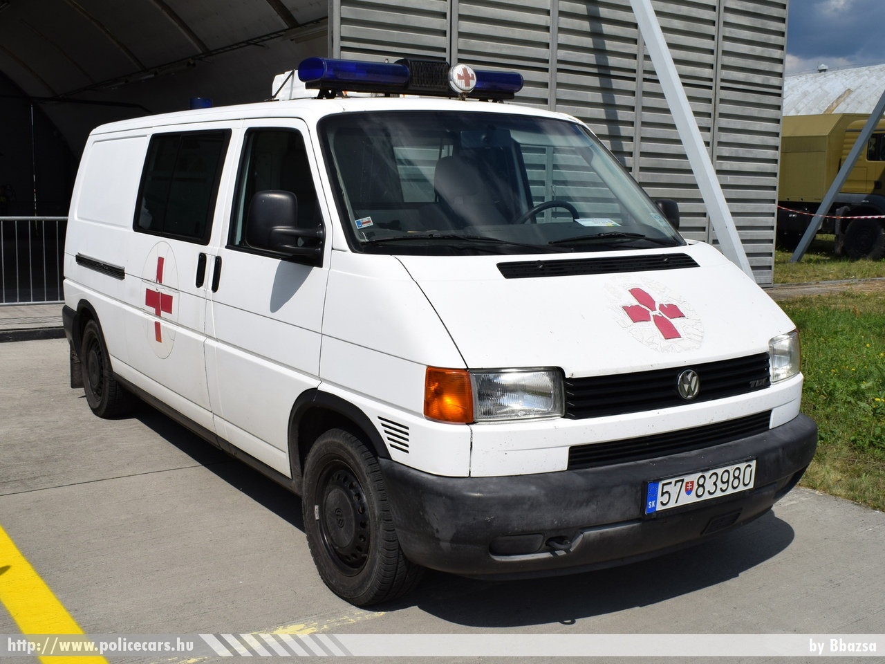 Volkswagen Transporter T4, fotó: Bbazsa
Keywords: Szlovákia szlovák mentő mentőautó katonai Slovakia slovakian ambulance military