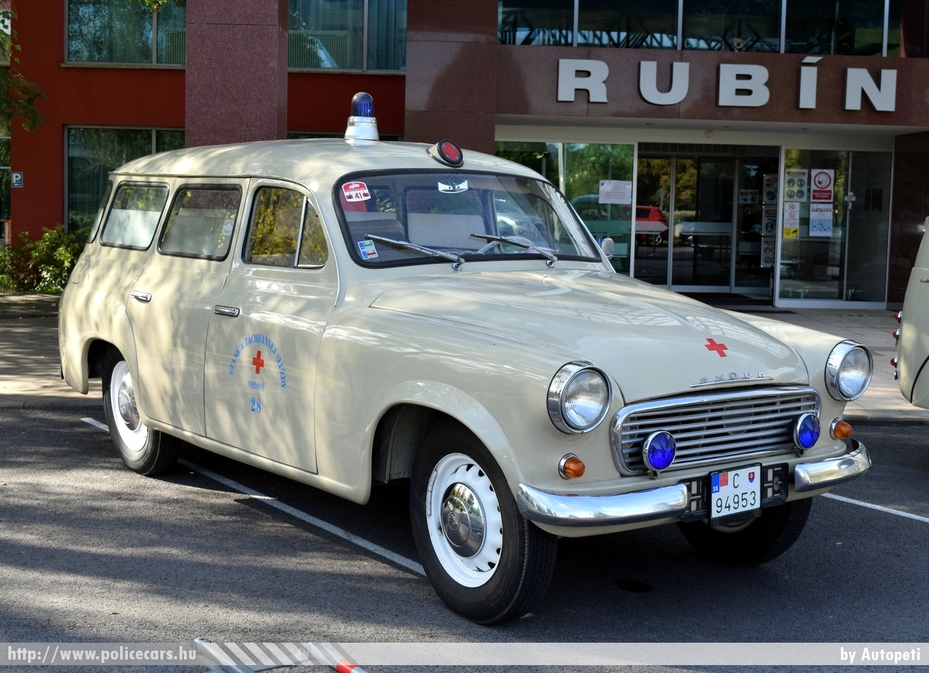 Skoda 1202, fotó: Autopeti
Keywords: szlovák Szlovákia mentő mentőautó Slovakia slovakian ambulance