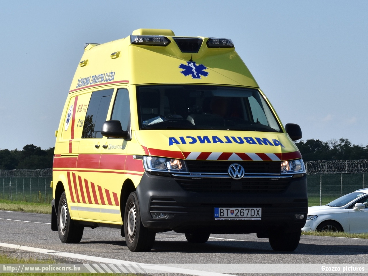 Volkswagen Transporter T6, Nemocnica Skalica, fotó: Gzozzo pictures
Keywords: szlovák Szlovákia mentő mentőautó Slovakia slovakian ambulance