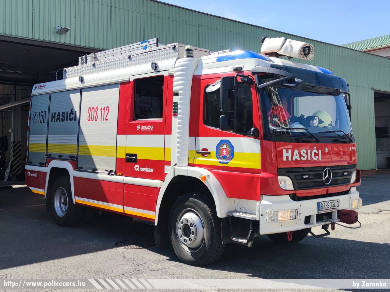 Mercedes Atego Rosenbauer, fotó: Zaronka
Keywords: Szlovákia szlovák tûzoltó tûzoltóautó tûzoltóság fire firetruck Slovakia slovakian