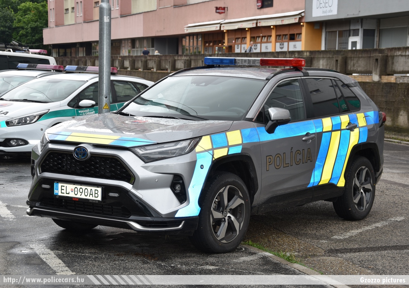 Toyota RAV4 PHEV, Polícia SR Bratislavsky kraj, fotó: Gzozzo pictures
Keywords: szlovák Szlovákia rendőr rendőrautó rendőrség police policecar Slovakia slovakian