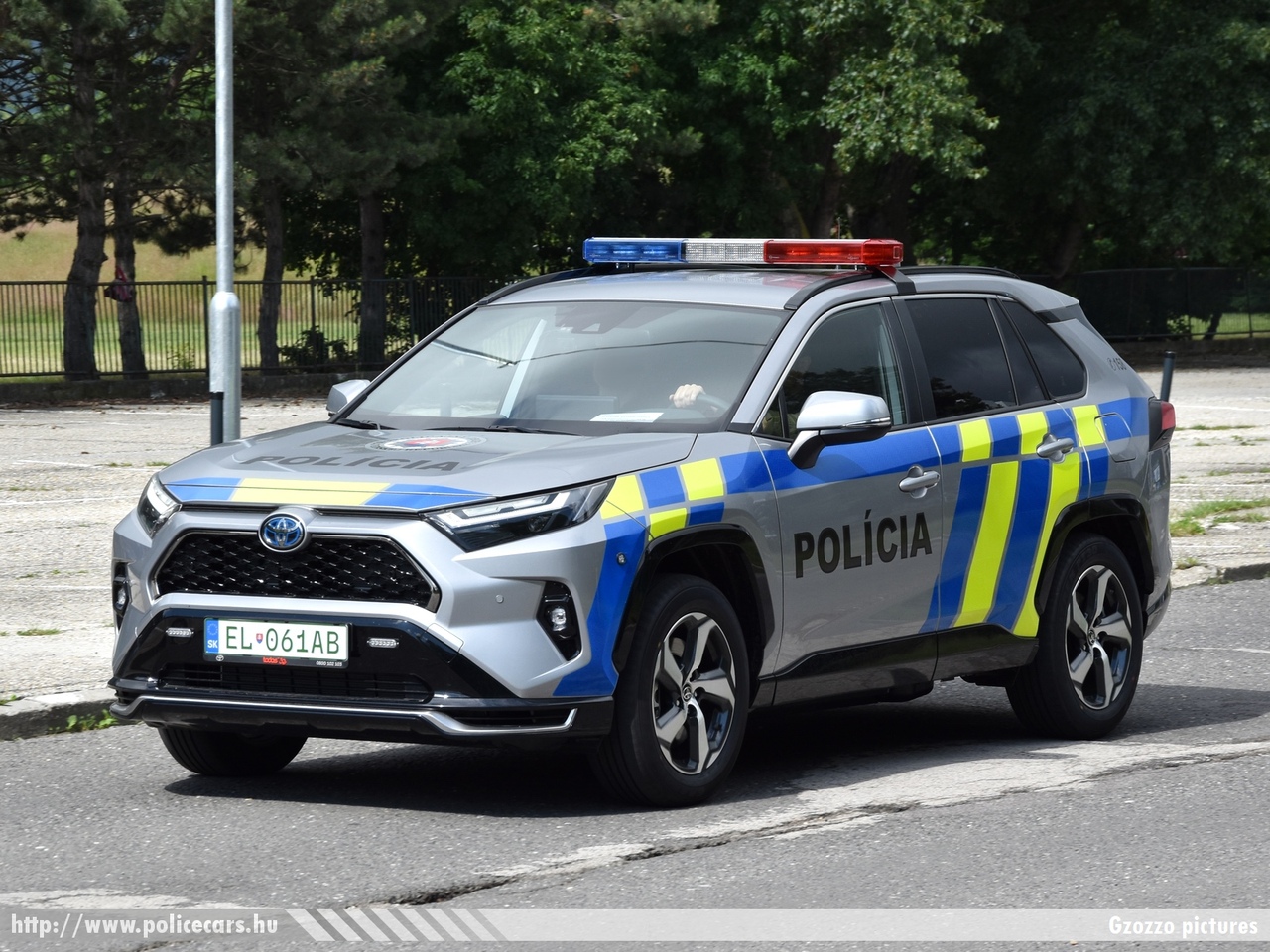 Toyota RAV4 PHEV, Polícia SR Bratislavsky kraj, fotó: Gzozzo pictures
Keywords: szlovák Szlovákia rendőr rendőrautó rendőrség police policecar Slovakia slovakian