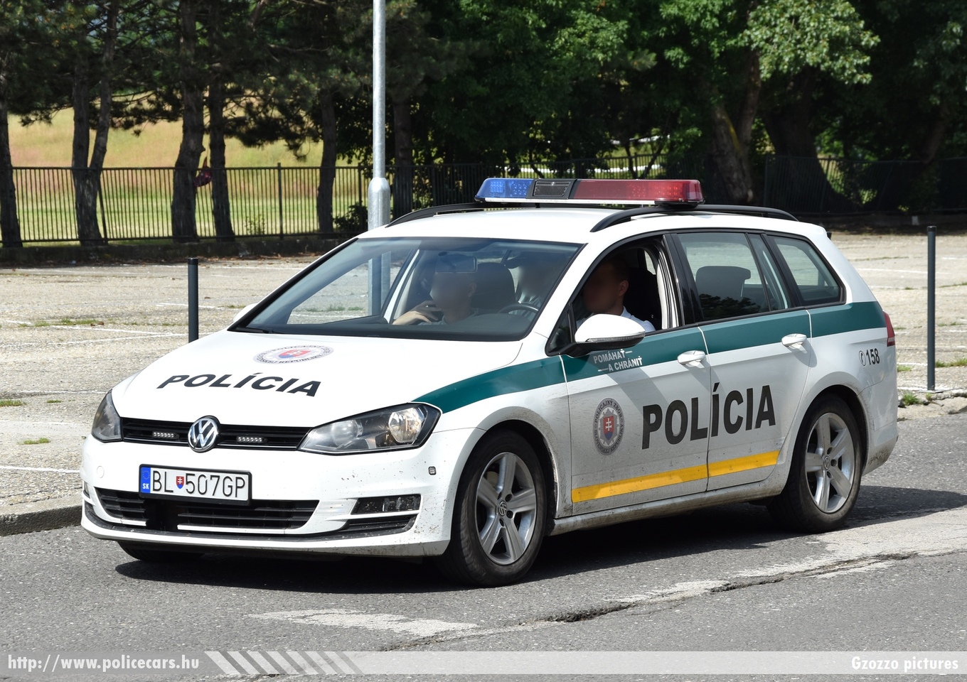 Volkswagen Golf IV Variant, Polícia SR Bratislavsky kraj, fotó: Gzozzo pictures
Keywords: szlovák Szlovákia rendőr rendőrautó rendőrség police policecar Slovakia slovakian