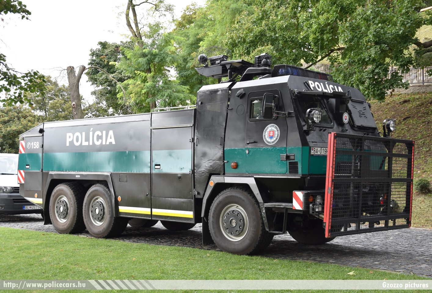 Tatra 815 Kropic vízágyú, Polícia SR Bratislavsky kraj, fotó: Gzozzo pictures
Keywords: szlovák Szlovákia rendőr rendőrautó rendőrség police policecar Slovakia slovakian