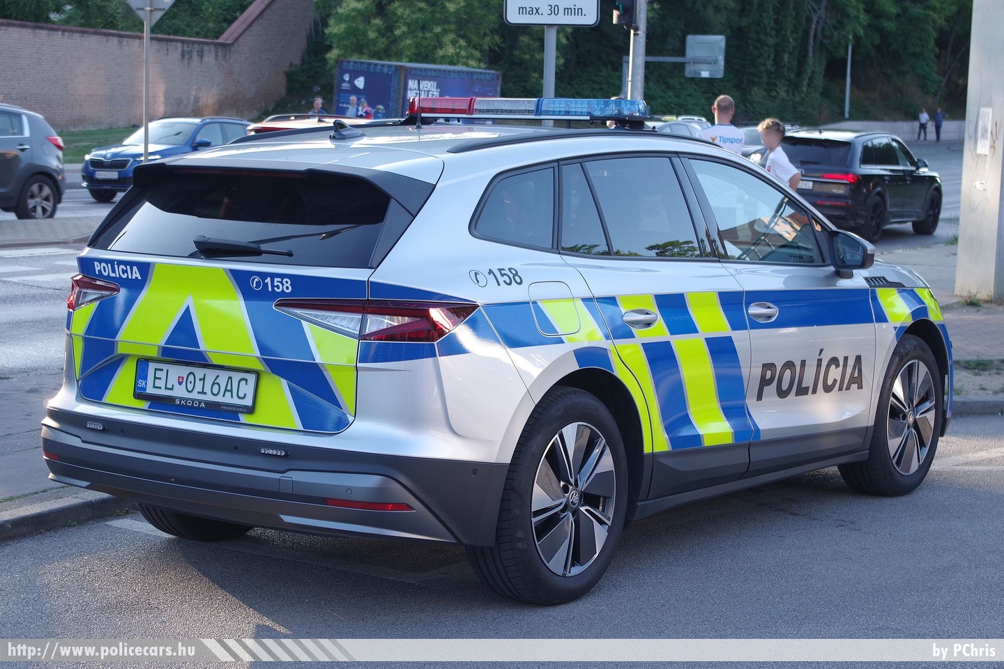 Skoda Enyaq, Polícia SR, fotó: PChris
Keywords: szlovák Szlovákia rendőr rendőrautó rendőrség police policecar Slovakia slovakian