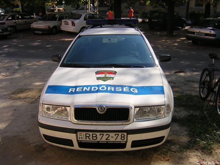 Skoda Octavia, fotó: Gzozzo pictures
Keywords: rendőrautó rendőrség rendőr magyar Magyarország RB72-78 Hungary hungarian police policecar