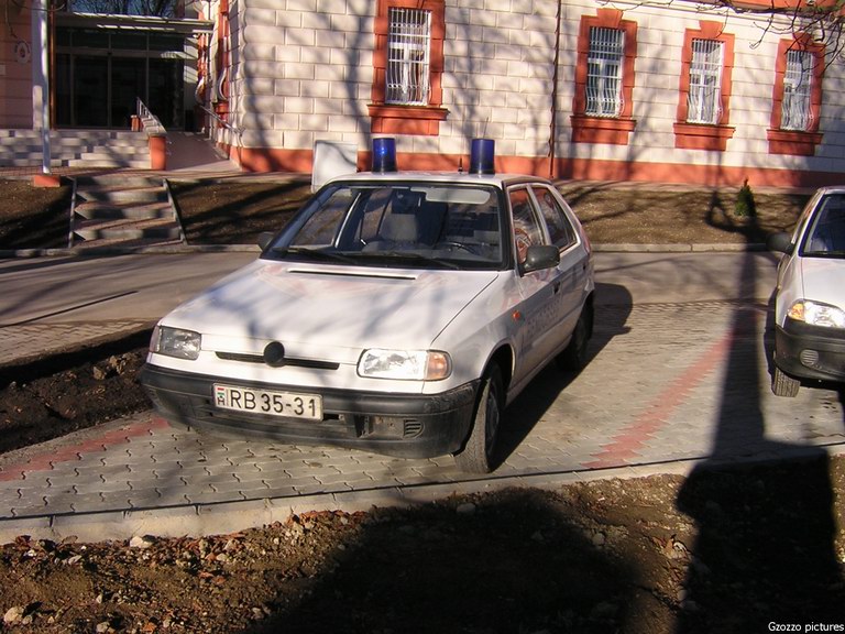 Skoda Felicia, fotó: Gzozzo pictures
Keywords: rendőrautó rendőrség rendőr magyar Magyarország RB35-31 Hungary hungarian police policecar