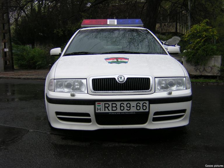Skoda Octavia RS, fotó: Gzozzo pictures
Keywords: rendőrautó rendőrség rendőr magyar Magyarország RB69-66 Hungary hungarian police policecar