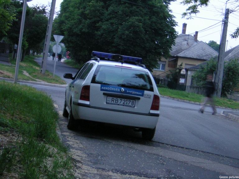 Skoda Octavia, fotó: Gzozzo pictures

Keywords: rendőrautó rendőrség rendőr magyar Magyarország RB72-78 Hungary hungarian police policecar