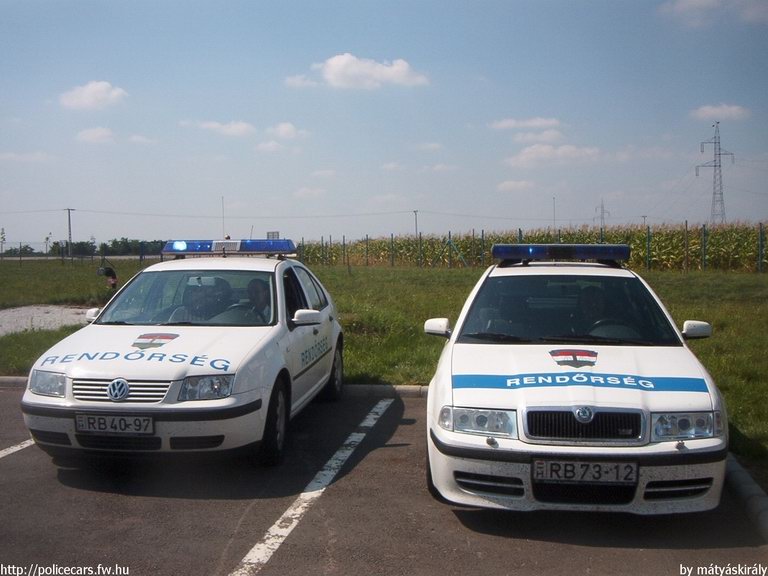 Skoda Octavia RS, VW Bora, fotó: mátyáskirály

Keywords: rendőrautó rendőrség rendőr magyar Magyarország RB73-12 RB40-97 Hungary hungarian police policecar