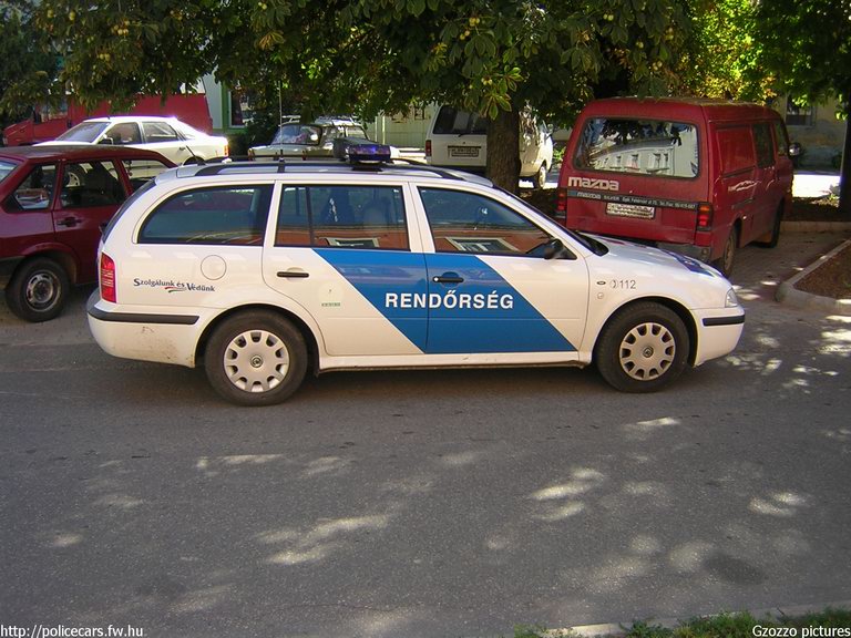 Skoda Octavia, fotó: Gzozzo pictures
Keywords: rendőrautó rendőrség rendőr magyar Magyarország RB72-78 Hungary hungarian police policecar