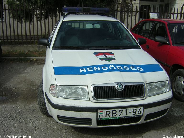 Skoda Octavia, fotó: Gzozzo pictures

Keywords: rendőrautó rendőrség rendőr magyar Magyarország RB71-94 Hungary hungarian police policecar