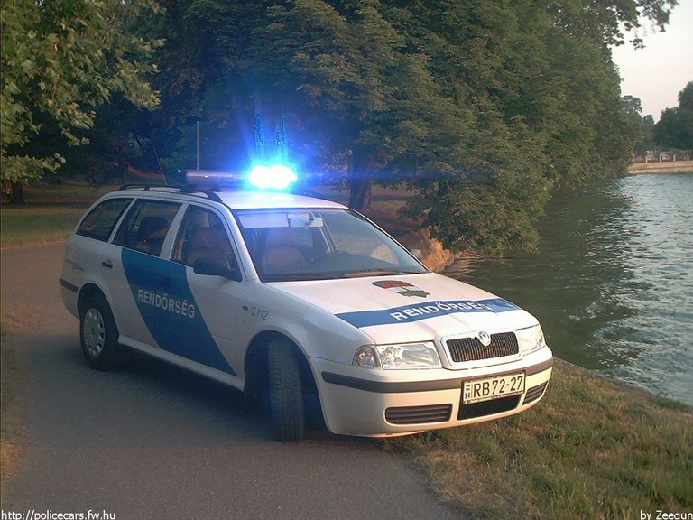 Skoda Octavia, fotó: Zeegun
Keywords: rendőrautó rendőrség rendőr magyar Magyarország RB72-27 Hungary hungarian police policecar