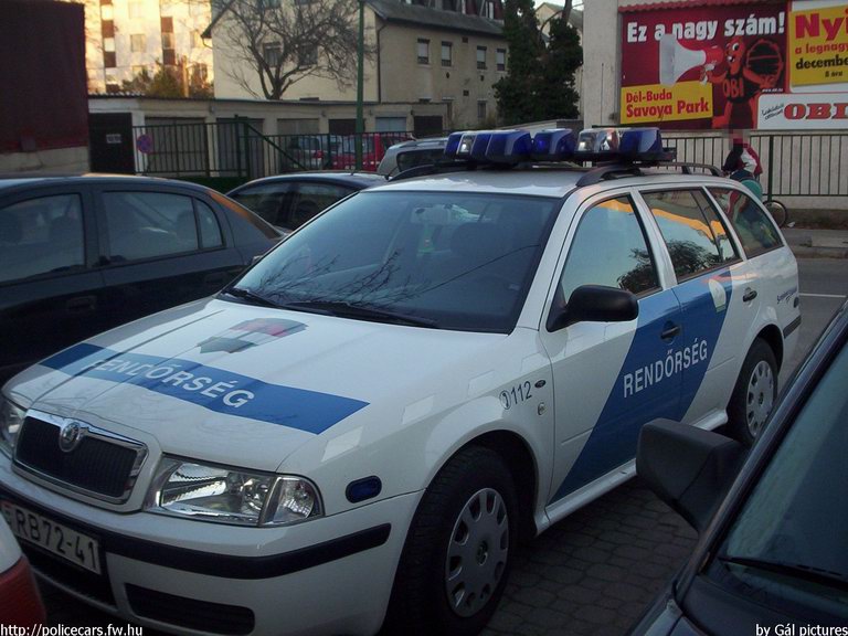 Skoda Octavia, fotó: Gál András

Keywords: rendőrautó rendőrség rendőr magyar Magyarország RB72-41 Hungary hungarian police policecar