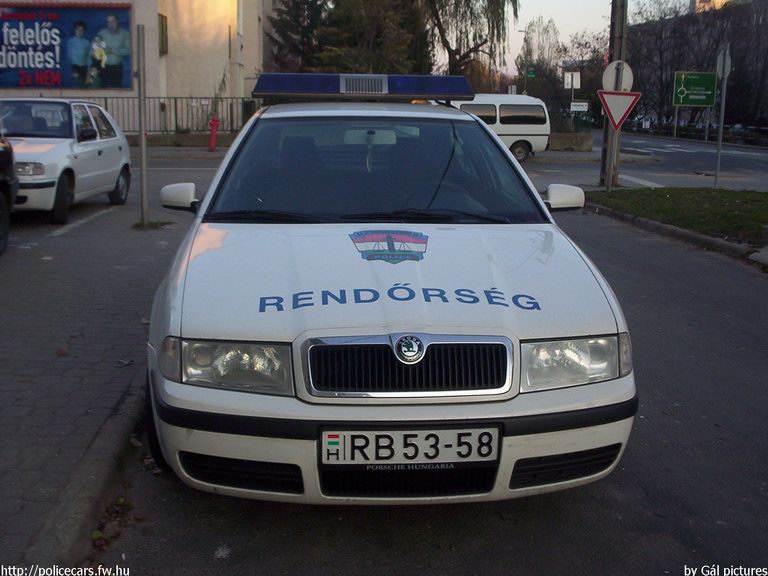 Skoda Octavia 1.8T, fotó: Gál András

Keywords: rendőrautó rendőrség rendőr magyar Magyarország RB53-58 Hungary hungarian police policecar