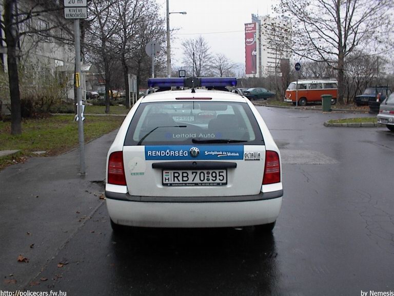 Skoda Octavia, fotó: Nemesis

Keywords: rendőrautó rendőrség rendőr magyar Magyarország RB70-95 Hungary hungarian police policecar