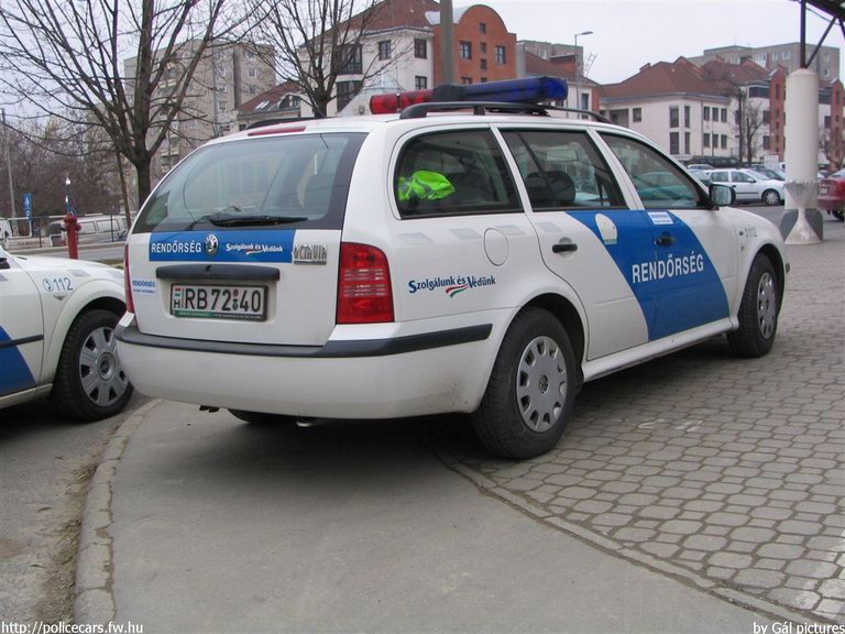Skoda Octavia, fotó: Gál András
Keywords: rendőrautó rendőrség rendőr magyar Magyarország RB72-40 Hungary hungarian police policecar