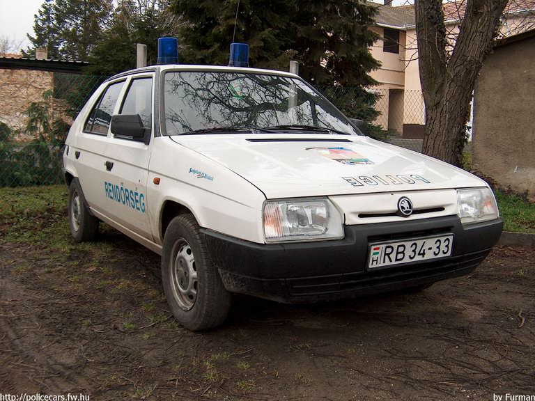 Skoda Favorit, fotó: Furman
Keywords: rendőrautó rendőrség rendőr magyar Magyarország RB34-33 Hungary hungarian police policecar