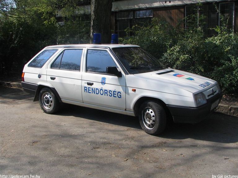 Skoda Forman, fotó: Gál András
Keywords: rendőrautó rendőrség rendőr magyar Magyarország RB38-21 Hungary hungarian police policecar