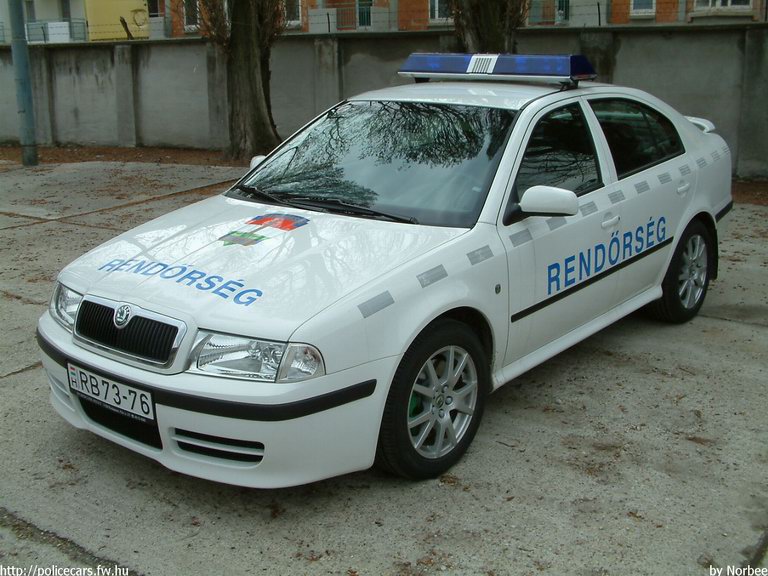 Skoda Octavia RS, fotó: Norbee
Keywords: rendőr rendőrautó rendőrség magyar Magyarország RB73-76 Hungary hungarian police policecar