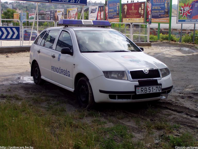 Skoda Fabia, fotó: Gzozzo pictures
Keywords: rendőrautó rendőrség rendőr magyar Magyarország RB51-70 Hungary hungarian police policecar