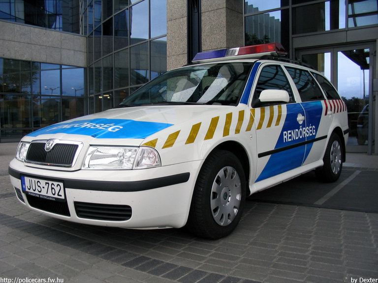 Skoda Octavia, fotó: Dexter
Keywords: rendőrautó rendőrség rendőr magyar Magyarország JUS-762 Hungary hungarian police policecar