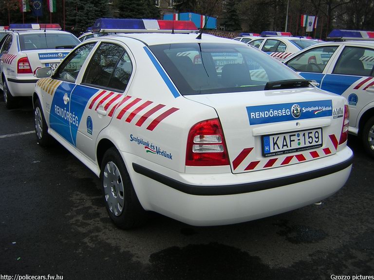 Skoda Octavia, fotó: Gzozzo pictures
Keywords: rendőrautó rendőrség rendőr magyar Magyarország KAF-159 Hungary hungarian police policecar