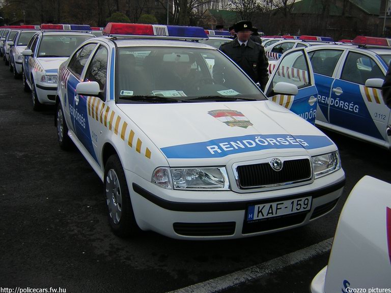 Skoda Octavia, fotó: Gzozzo pictures
Keywords: rendőrautó rendőrség rendőr magyar Magyarország KAF-159 Hungary hungarian police policecar