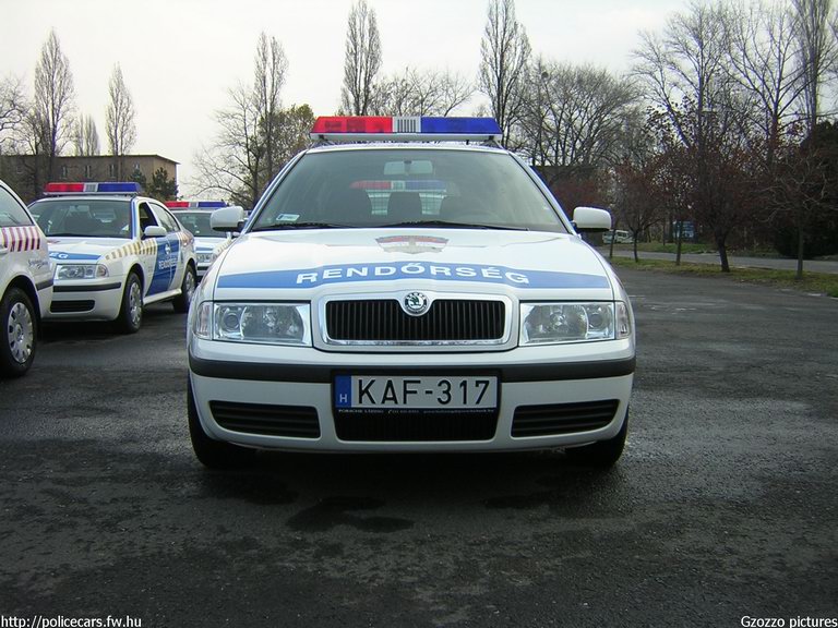 Skoda Octavia, fotó: Gzozzo pictures
Keywords: rendőrautó rendőrség rendőr magyar Magyarország KAF-317 Hungary hungarian police policecar