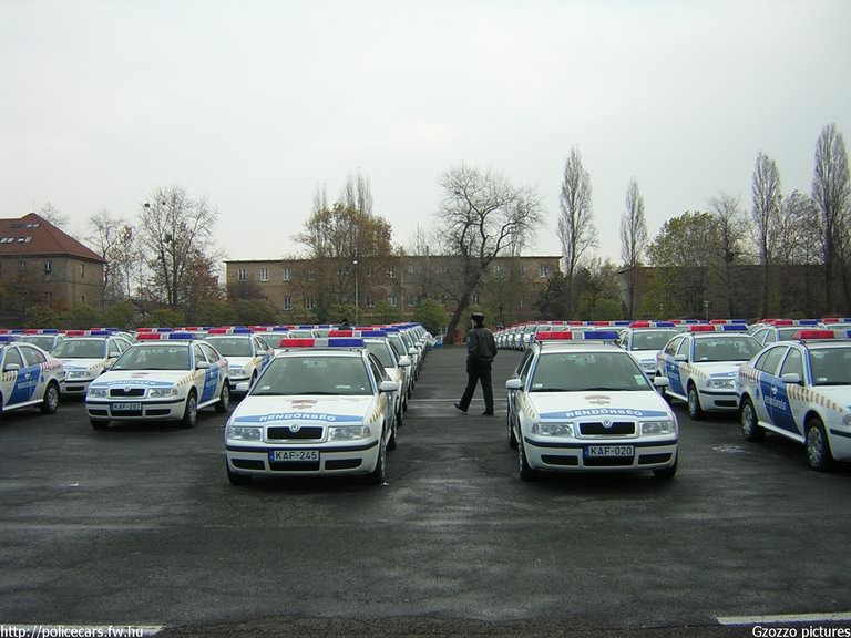 Skoda Octavia, fotó: Gzozzo pictures
Keywords: rendőrautó rendőrség rendőr magyar Magyarország Hungary hungarian police policecar