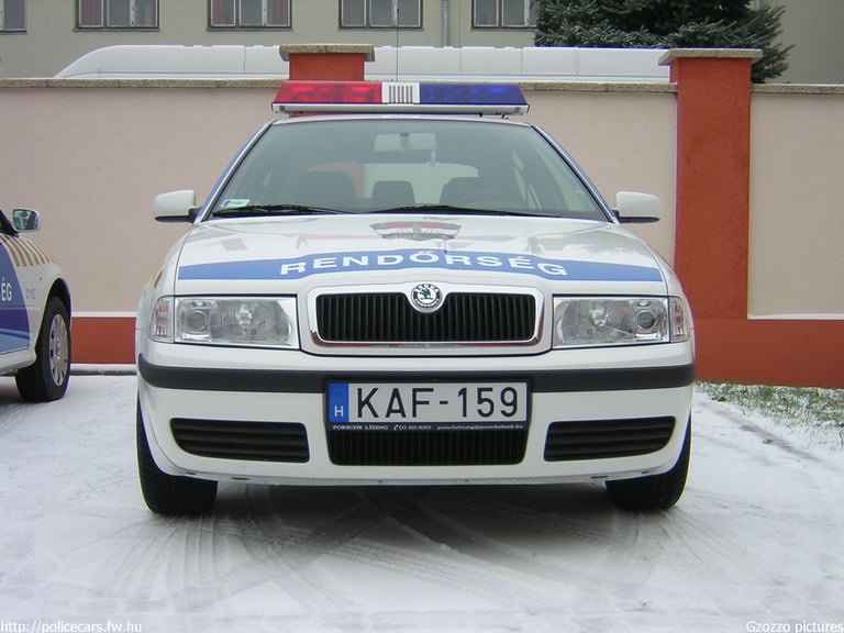Skoda Octavia, fotó: Gzozzo pictures
Keywords: rendőrautó rendőrség rendőr magyar Magyarország KAF-159 Hungary hungarian police policecar