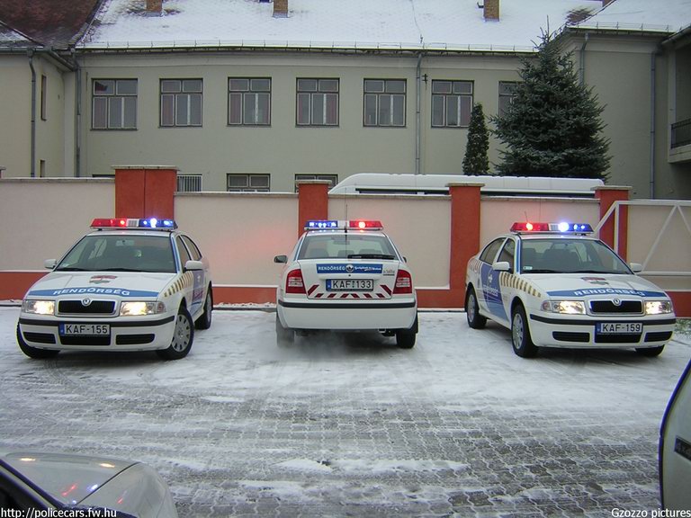 Skoda Octavia, fotó: Gzozzo pictures
Keywords: rendőrautó rendőrség rendőr magyar Magyarország KAF-159 KAF-155 KAF-133 Hungary hungarian police policecar