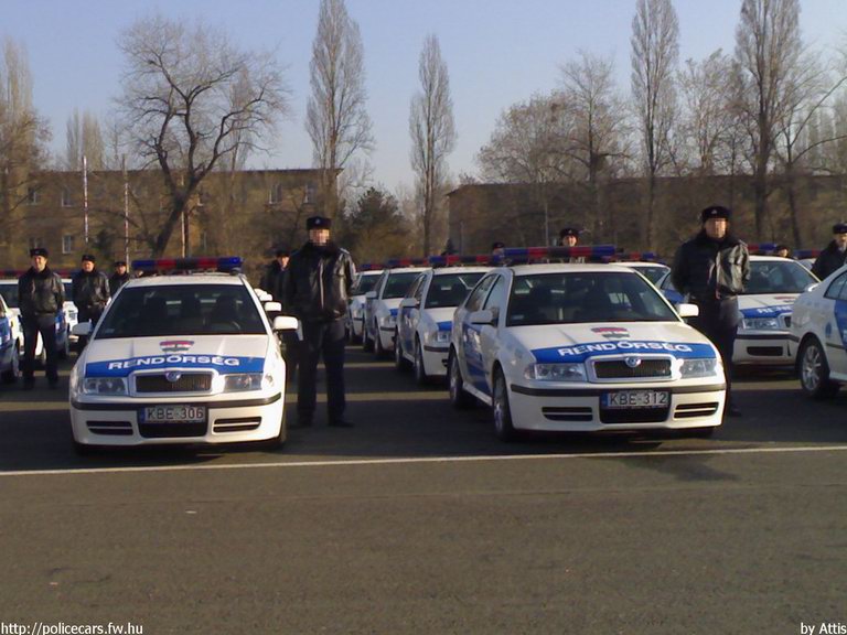 Skoda Octavia RS, fotó: Attis
Keywords: rendőrautó rendőrség rendőr magyar Magyarország KBE-306 KBE-312 Hungary hungarian police policecar