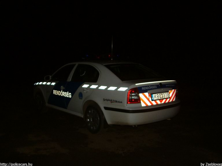 Skoda Octavia, fotó: Zseblovag
Keywords: rendőrautó rendőrség rendőr magyar Magyarország KBE-318 Hungary hungarian police policecar