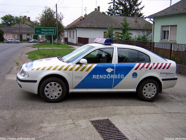 Skoda Octavia, fotó: Gzozzo pictures
Keywords: rendőrautó rendőrség rendőr magyar Magyarország KEK-174 Hungary hungarian police policecar