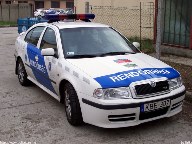 Skoda Octavia RS, fotó: Erika
Keywords: rendőrautó rendőrség rendőr magyar Magyarország KBE-307 Hungary hungarian police policecar