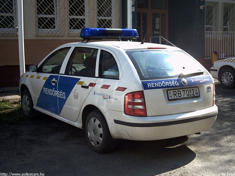 Skoda Fabia, fotó: Janó
Keywords: rendőrautó rendőrség rendőr magyar Magyarország RB70-24 Hungary hungarian police policecar