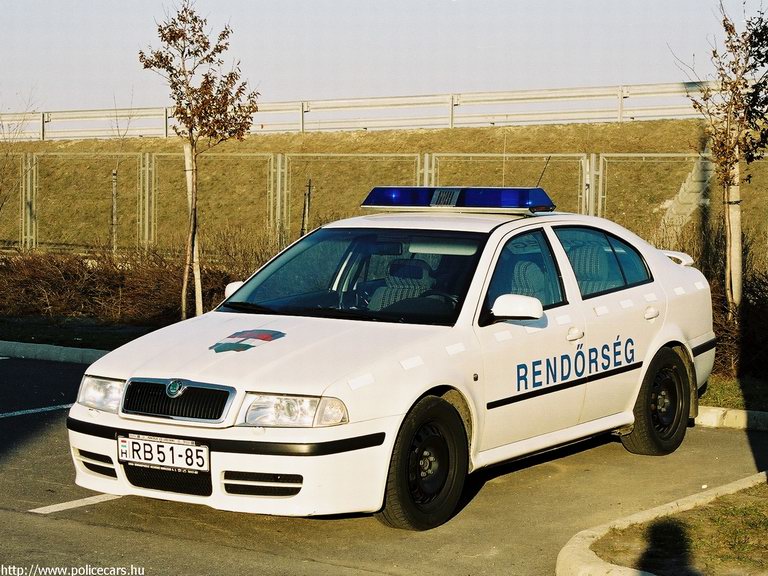 Skoda Octavia RS
Keywords: rendőr rendőrautó rendőrség magyar Magyarország RB51-85 Hungary hungarian police policecar