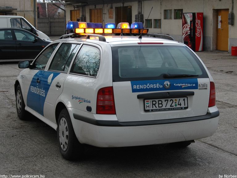 Skoda Octavia, Pest Megyei Rendõr-fõkapitányság, fotó: Norbee
Keywords: rendőrautó rendőrség rendőr magyar Magyarország RB72-41 Hungary hungarian police policecar