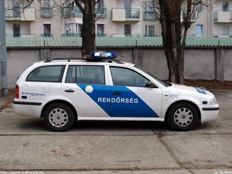 Skoda Octavia, Pest Megyei Rendõr-fõkapitányság, fotó: Norbee
Keywords: rendőrautó rendőrség rendőr magyar Magyarország RB72-41 Hungary hungarian police policecar